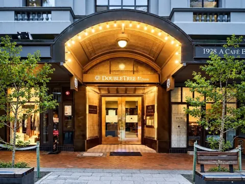 DoubleTree by Hilton Wellington commercial hotel fitout by AJ Bond Construction